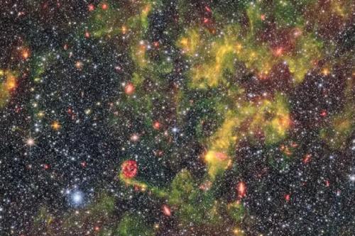 تلسکوپ جیمز وب با 2 ابزار از یک کهکشان عکس گرفت