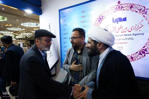 بازدید رئیس جهاددانشگاهی از نمایشگاه بین المللی قرآن