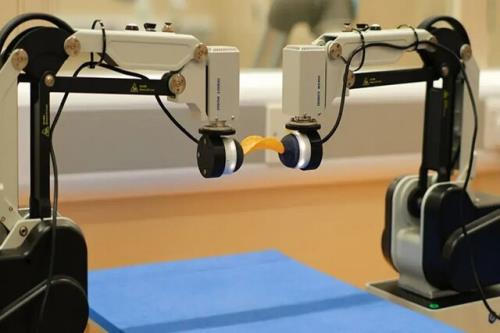 مربیگری هوش مصنوعی برای بازوهای رباتیک