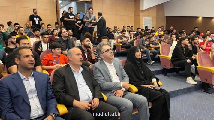 حضور پررنگ داوطلبان فوتبال الکترونیک در روز تماشای رئیس فدراسیون