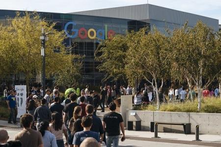 گوگل به جاسوسی و اخراج غیرقانونی كاركنان متهم شد